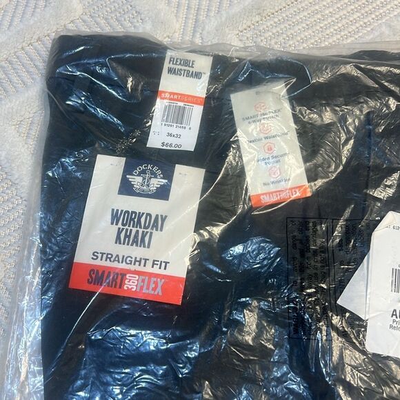 Dockers Workday Khaki With Smart 360 Flex Mens Classic Fit Pant - Picture 4 of 6